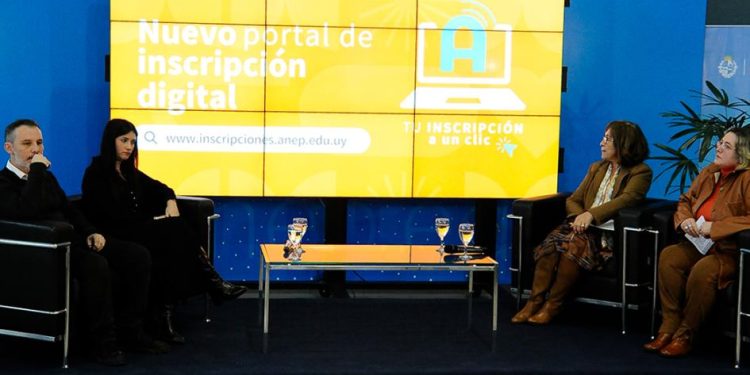 A partir de 2025, inscripciones de estudiantes a centros educativos públicos se realizarán de forma digital