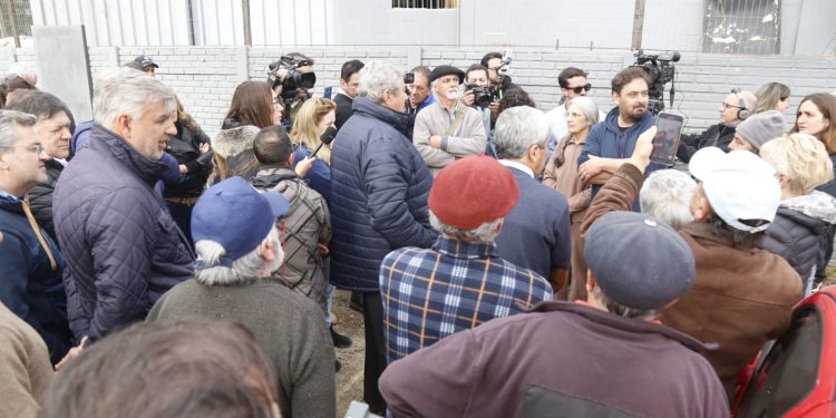 Antía explicó a vecinos obras transformadoras para La Capuera y criticó corte de ruta