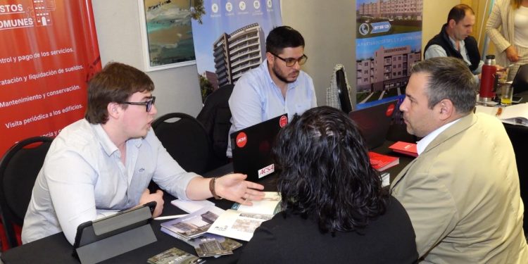 Autoridades del BHU destacaron el crecimiento del mercado en la primera Feria Inmobiliaria en Punta del Este