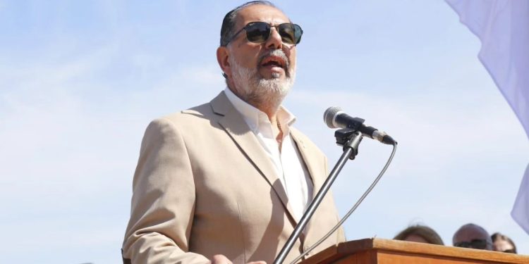 Céspedes en inauguración de monumento a Piria: «Acá estamos los uruguayos de pura cepa»