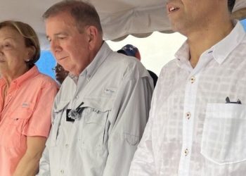 González Urrutia abandonó Venezuela 