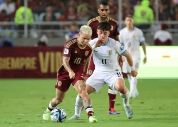 Uruguay le sacó un empate a una Venezuela que lo dominó por las Eliminatorias Sudamericanas