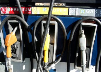 Leve tendencia al alza en las naftas y el gasoil