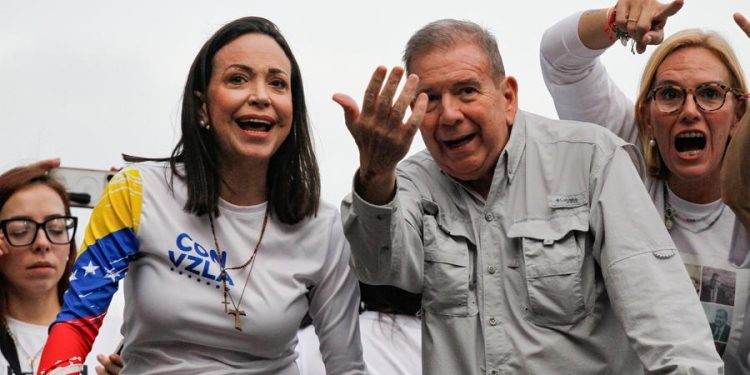 Maduro declara que dirigente opositora María Corina Machado «huyó» a España