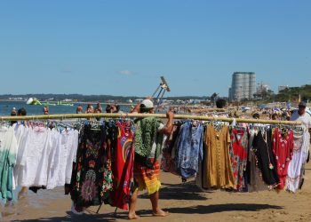 Temporada de verano: comenzaron las inscripciones para venta ambulante en playas