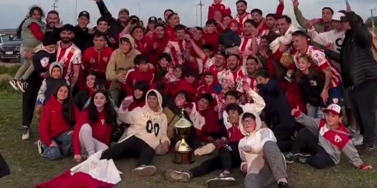 San Carlos campeón del torneo apertura de la Liga Mayor de Maldonado