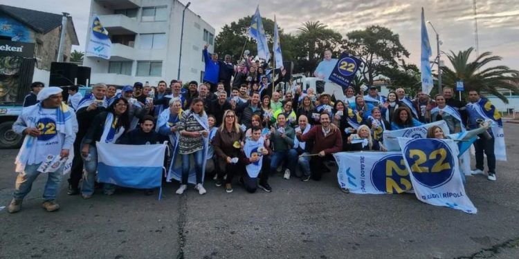 Todos x Maldonado está ensobrando su Lista 22 con la papeleta amarilla