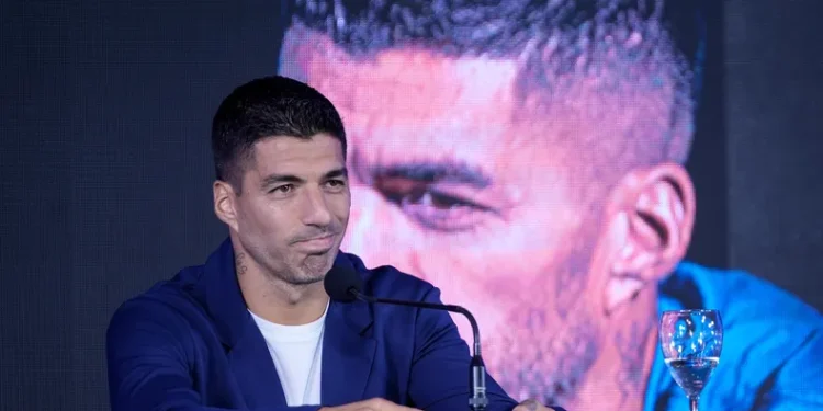 Duras críticas de Luis Suárez hacia Bielsa: “A los empleados no los dejan pasar y saludar, ni comer con nosotros”