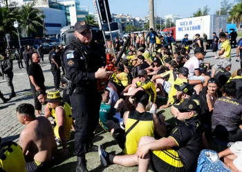 Junto a clubes argentinos, Peñarol presentaría una queja en la Conmebol por el hostigamiento recibido en Brasil