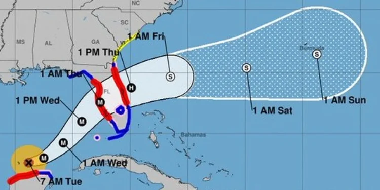 «Si deciden quedarse van a morir», advirtió la alcaldesa de Tampa