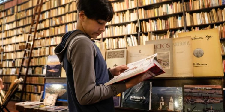 Evaluación del MEC revela deficiencias en libros de texto