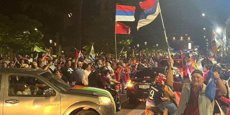 Maldonado: Frente Amplio festeja en la plaza
