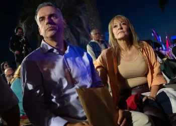 Votó Cosse remarcando la tranquilidad de la jornada cívica aunque admitió «estoy bastante nerviosa»