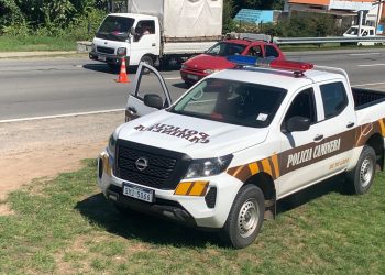Camión chocó contra una columna en ruta interbalnearia