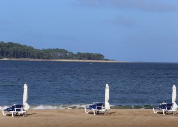 Temporada: “Playeros” deberán insistir en la normativa que regula las sillas y sombrillas en la costa