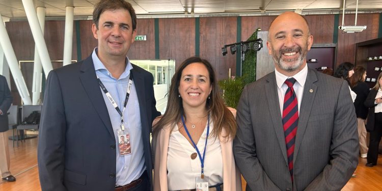 Llegó al Aeropuerto de Punta del Este el primer vuelo directo de Santiago de Chile