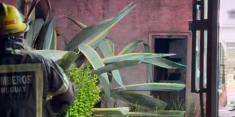 Una persona fue hallada sin dentro de una vivienda que se incendió en San Carlos