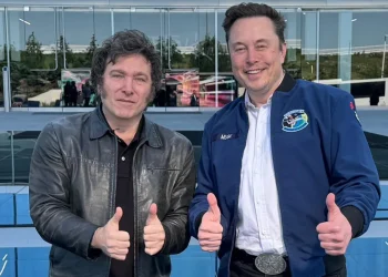 Milei salió a defender a Elon Musk con un elocuente «nazi las pelotas»