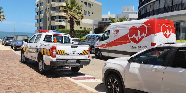 Intento de autoeliminación en la península de Punta del Este: policía escaló hasta un 9º piso