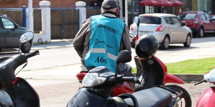 Abrieron inscripciones para cuidacoches que deseen trabajar en el Festival Dulce Corazón del Canto