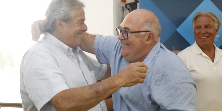 Emocionado, Abella dejó la IDM luego de 45 años como funcionario