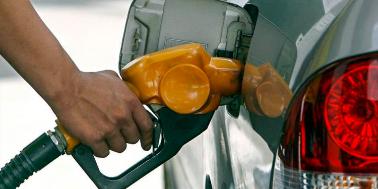 Precios de naftas y supergás se mantendrán en febrero, mientras que sube el gasoil
