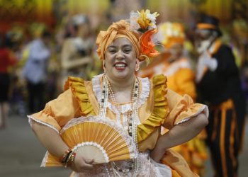 “Encuentro de Tambores”: comparsas desplegaron su talento por Gorlero mientras vecinos y visitantes lo vivieron con alegría