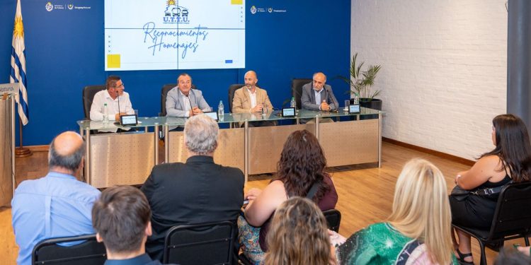 UTTU entregó reconocimientos a autoridades y trabajadores del sector