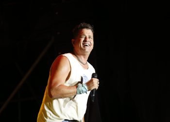 Más de 25 mil personas se hicieron presentes en El Placer para ver a Carlos Vives