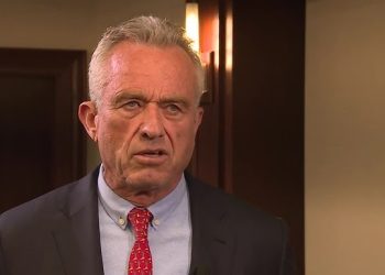 Un Kennedy es nuevo funcionario republicano: confirmaron a Robert jr. como secretario de Salud de Trump
