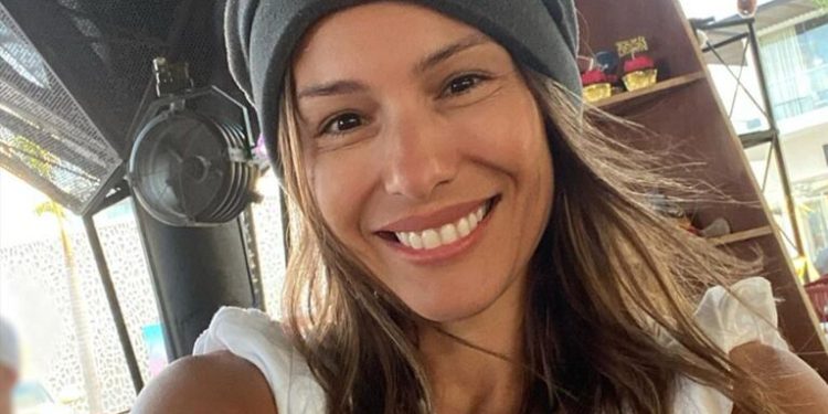 «Si ven mis chats me tengo que ir del país»: con ironía, Pampita le contestó a la China Suárez