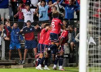 Con gol de Diego Herazo Nacional venció a Racing 1 a 0 por la 6ª fecha del Torneo Apertura