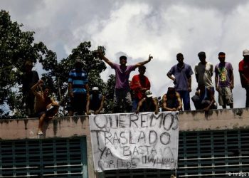 Además del uruguayo, ¿qué nacionalidades tienen los otros 65 extranjeros arrestados por razones políticas en Venezuela?