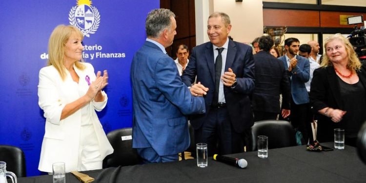 Asumió Oddone y prometió trabajar con el objetivo de acelerar el crecimiento