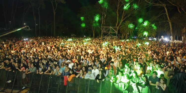Más de 10 mil personas vibraron de una noche de rock en Zona Joven