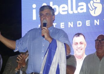 Largó Carballal y propuso a Antía ser hombre de consulta como primer vecino de PDE