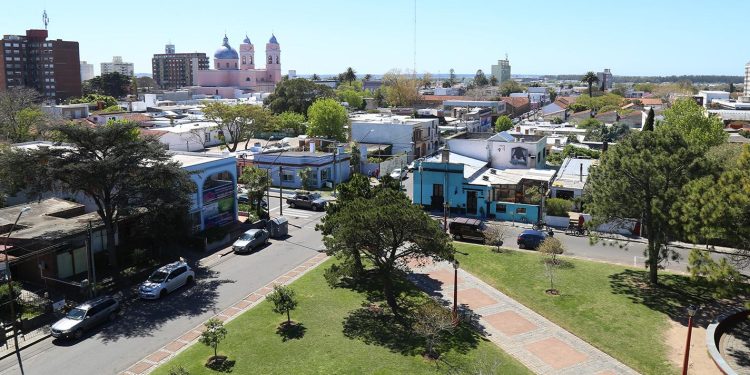 Dos sujetos fueron formalizados por estafar a un adulto mayor con la compra de una vivienda en Maldonado