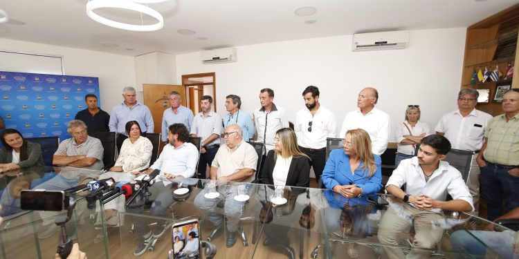 Nuevo espacio político; 5022 y lista 300 de Dina Fernández Cháves en apoyo a Abella y alcaldes