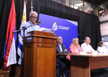 Asumió Castillo en el MTSS: “El objetivo es el trabajo digno para todas y para todos”