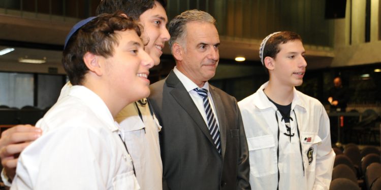 Orsi asistió al acto en memoria de David Fremd, quien falleció en 2016 víctima de un ataque antisemita