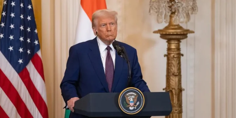 Trump no descarta presentarse a un tercer mandato presidencial en 2028