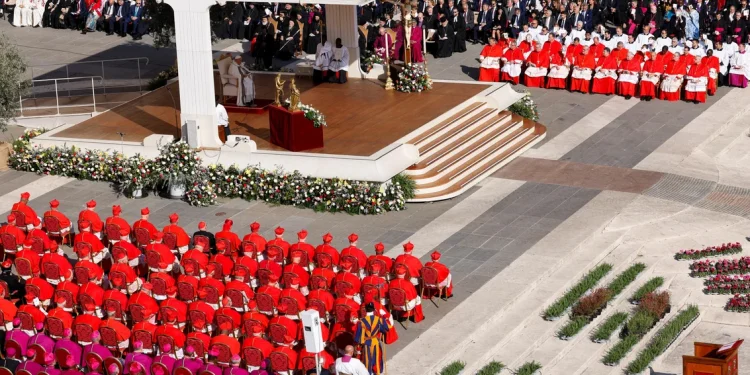 Quiénes son los 135 cardenales que votarán al sucesor del papa Francisco