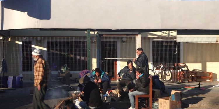 Usuaria del Refugio de Maldonado denuncia mala gestión y situaciones de violencia