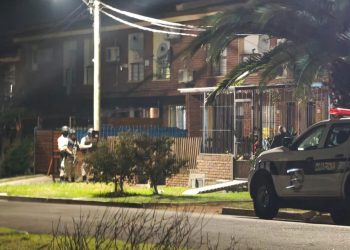 Tensión en barrio Biarritz: un policía se atrincheró en una vivienda