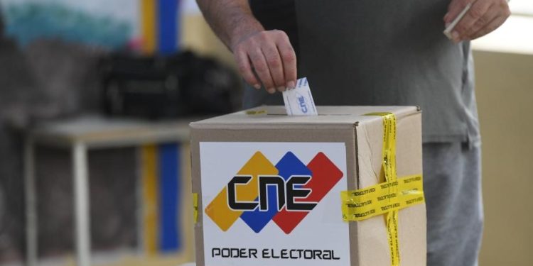 Concluye proceso electoral en Venezuela «en paz y con civismo», informa ministro de Defensa