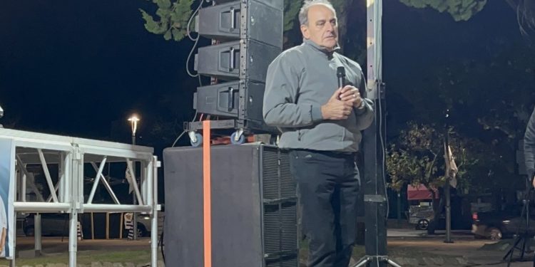 De los Santos aseguró que en un gobierno del F.A. no se negociará la faja costera
