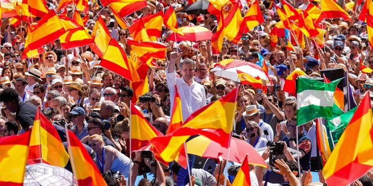 Multitudinaria movilización en Madrid contra el gobierno de Pedro Sánchez