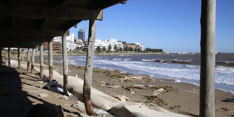 IDM exhorta a tener precaución a quienes caminen entre parada 1 y 3 de la Mansa debido a consecuencias del temporal