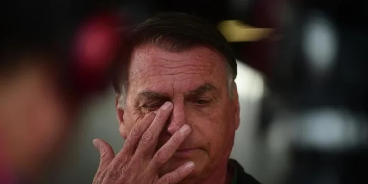 La Policía Federal de Brasil acusó a Bolsonaro y a su hijo de comandar una red de espionaje ilegal
