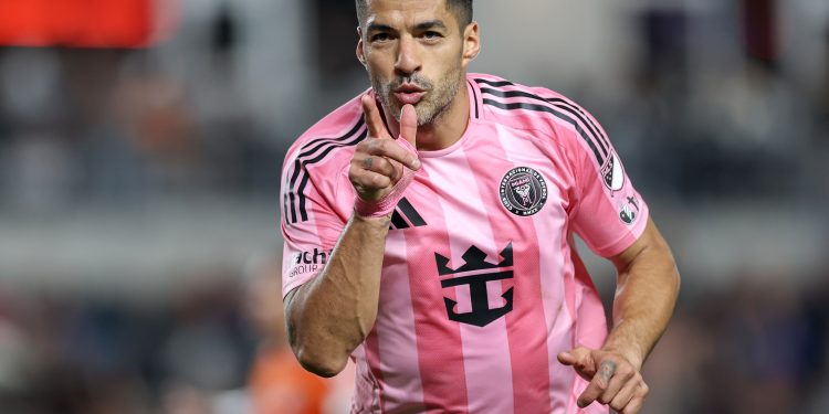 Suárez marcó pero el Inter Miami perdió una ventaja de dos goles, empató con Palmeiras y clasificó segundo en el Grupo A